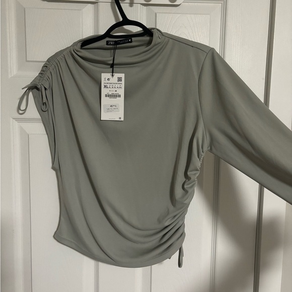 Zara ruched top. Size XL. Colour- Green - Picture 2 of 3
